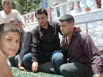 Bülent Uygun'un Anneannesi Toprağa Verildi 