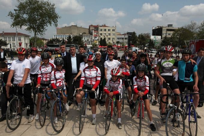 "Gelin spor yapalım tek galibi dostluk olsun"