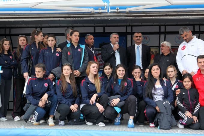 "Gelin spor yapalım tek galibi dostluk olsun"