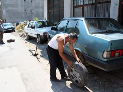 7 Otomobilin Lastiklerini Kestiler