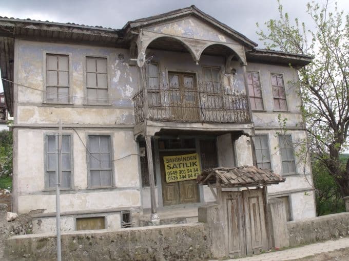 Vali Büyük Taraklı'da konak alıyor
