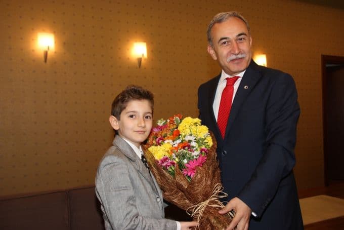 Makam koltukları bugünlük onlara emanet