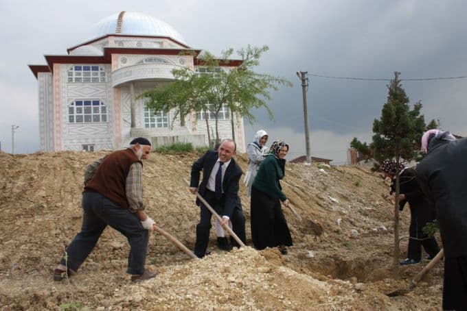 750 adet fidan toprakla buluştu