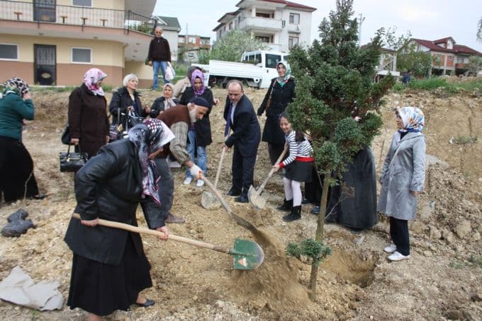 750 adet fidan toprakla buluştu