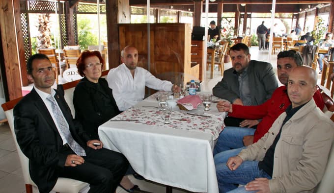 Sapanca İlköğretim Okulu Futbol Takımı'na yemek verildi