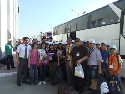 Yozgat'tan Gelen Öğrenciler Çiceklerle Karşılandı