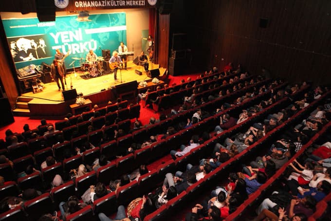 Yeni Türkü, sevenlerini coşturdu
