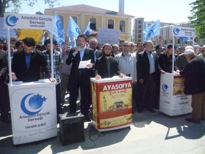 Ayasofya Müzesi'nin cami olması için imza toplanıyor