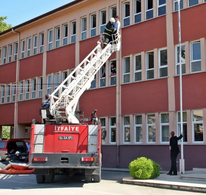 Sapanca'daki yangın tatbikatı gerçeğini aratmadı