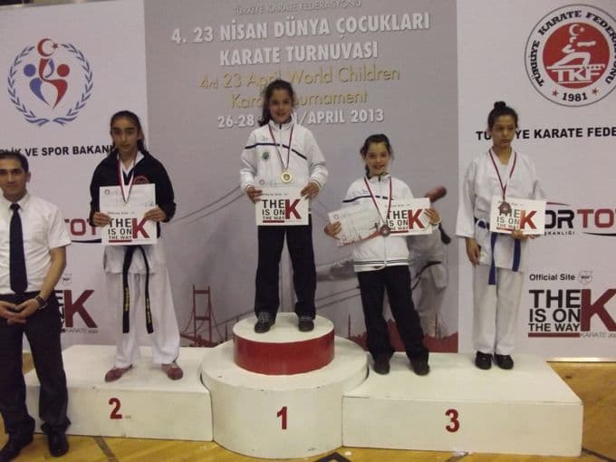 Hendek karate takımından 16 madalya