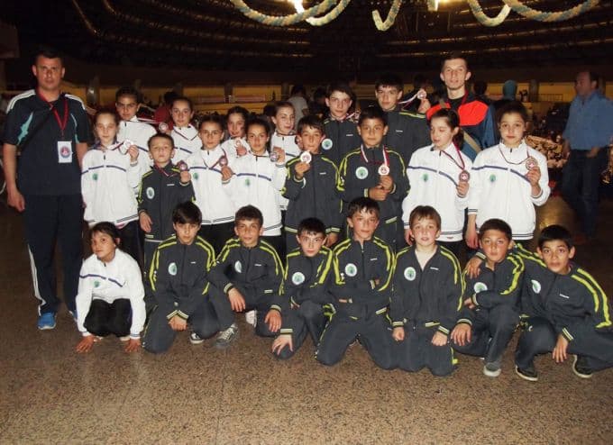 Hendek karate takımından 16 madalya