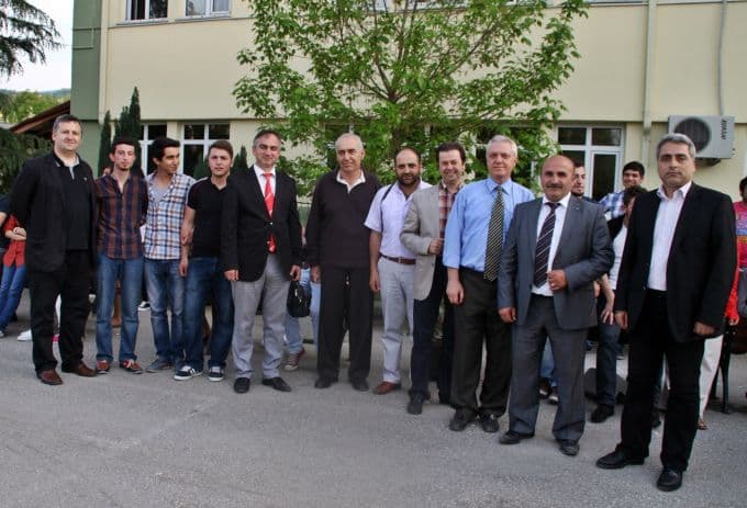 Öğrenciler finallerden önce stres attı