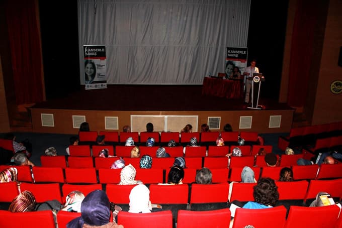 AKM'de"Kanserle Savaş" konferansı düzenlendi