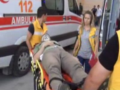 Rüzgar ters esince paraşütüyle yere çakıldı