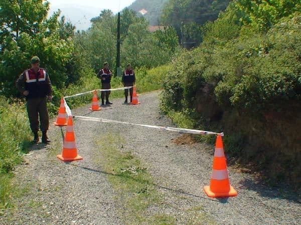 SAÜ'lü öğrenciler piknikte Roma mezarı buldu