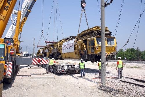 48 metrelik demiryolu taşıtı karayoluyla taşınacak