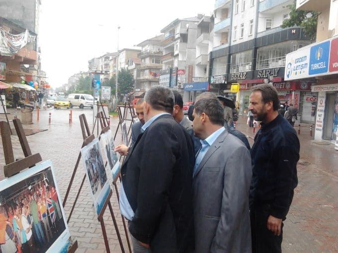 Atatürk anıtı önünde açılan kermese tepki