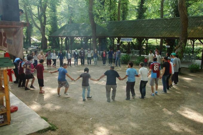 SAÜ'lü öğrenciler final sınavları öncesi stres attı