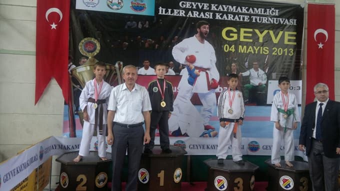 Hendek Belediyesi müsabakalara damgasını vurdu