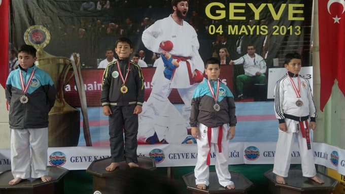 Hendek Belediyesi müsabakalara damgasını vurdu