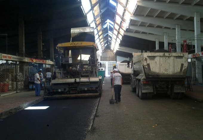 Acil ambulans yolu asfaltlanıyor