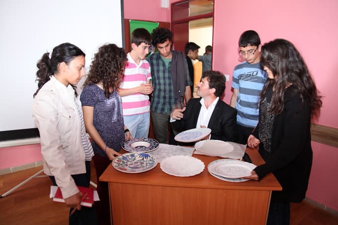 Gençler sanatla buluşuyor
