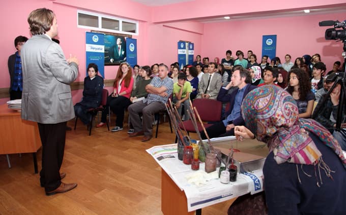 Gençler sanatla buluşuyor