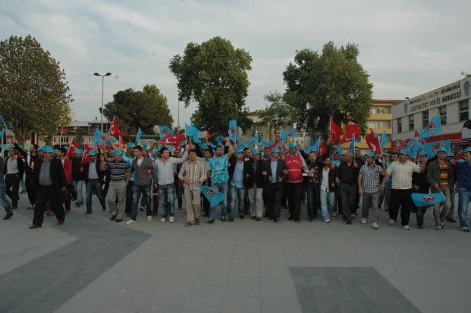 Sakarya'da işçiler meydana indi