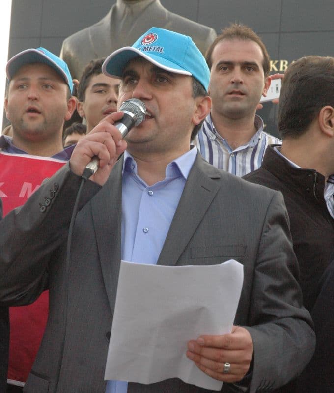 Sakarya'da işçiler meydana indi