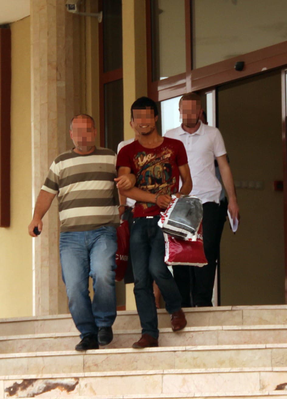 Polise saldıran madde bağımlıları cezaevine gönderildi