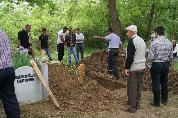 Hendek'te feci trafik kazası: 1 ölü, 4 yaralı