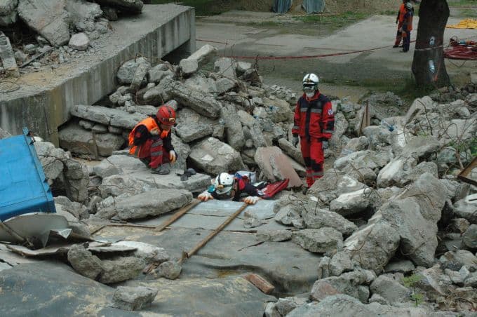 Sapanca'daki deprem tatbikatı gerçeğini aratmadı
