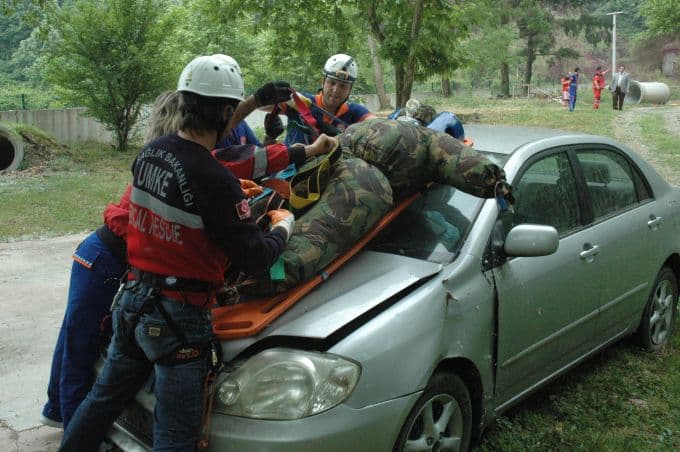 Sapanca'daki deprem tatbikatı gerçeğini aratmadı