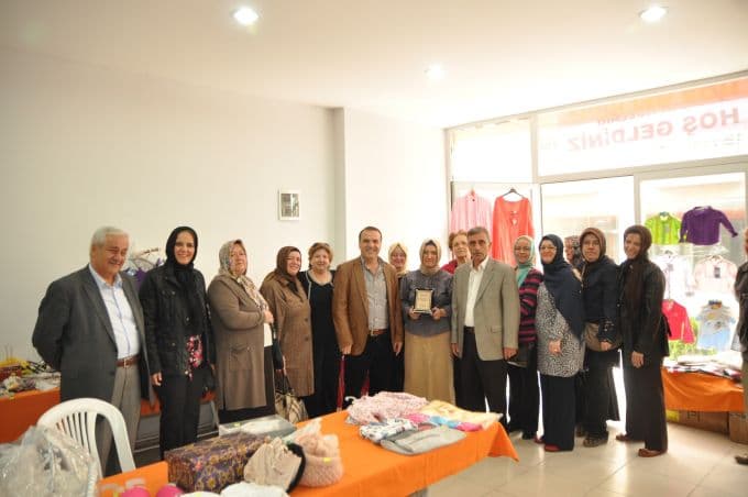 Sapanca'da engelliler için kermes açtılar
