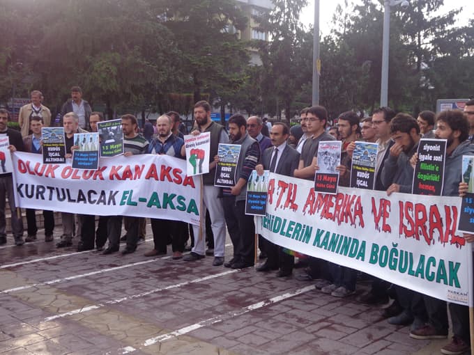 Sakarya'da İsrail bayrağı yakıldı