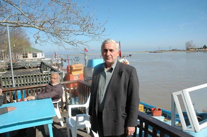 Karasu Sahili'ne ölü yunus balıkları vuruyor
