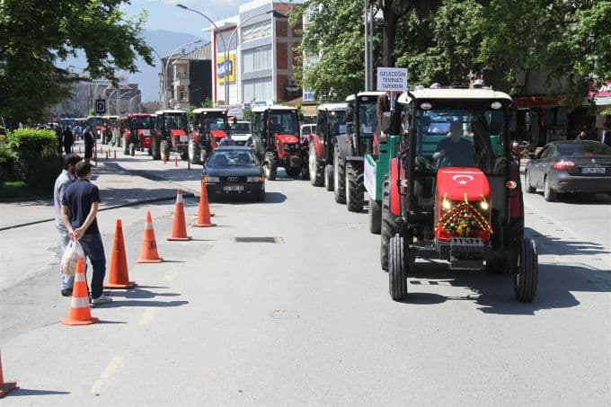 Çiftçiler, Dünya Çiftçiler Günü'nde Akyazı'da buluştu