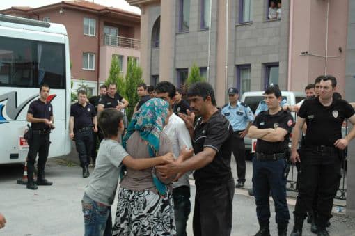 Sapanca'da 20 ayrı eve uyuşturucu operasyonu!