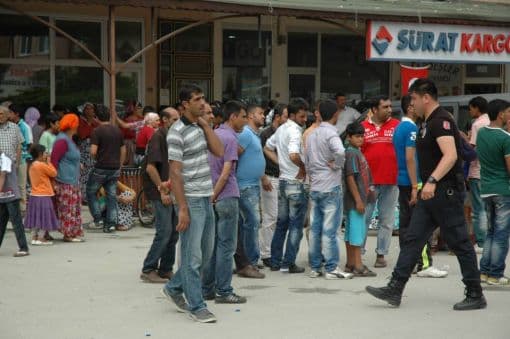 Sapanca'da 20 ayrı eve uyuşturucu operasyonu!