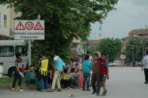 Sapanca'da 20 ayrı eve uyuşturucu operasyonu!