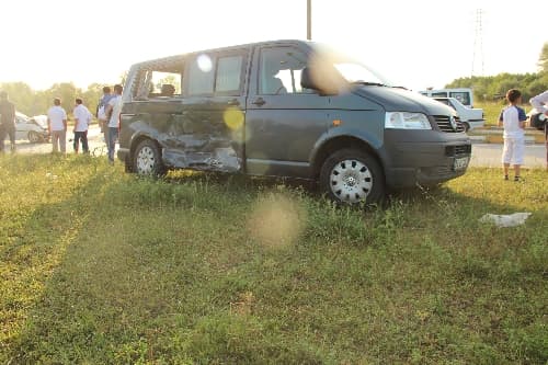 Düğüne giderken kaza yaptılar: 11 Yaralı
