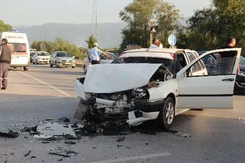 Düğüne giderken kaza yaptılar: 11 Yaralı