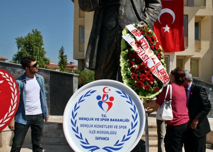 CHP İstanbul il meclisi 19 Mayıs'ı Sapanca'da kutladı
