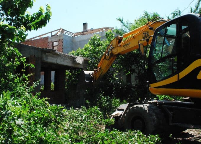 Kentsel Dönüşüm kapsamında Sapanca'da ilk yıkım yapıldı