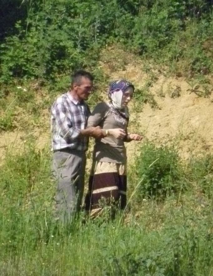 Ormanlık alanda ağaca asılı erkek cesedi bulundu