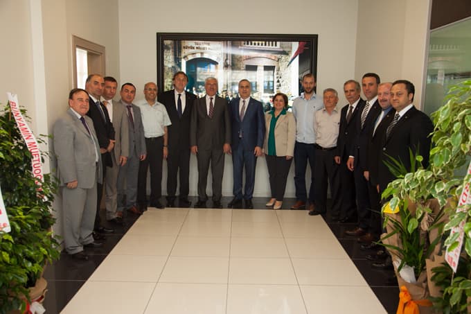 AK Parti teşkilatı SATSO'nun yeni kurulunu tebrik etti