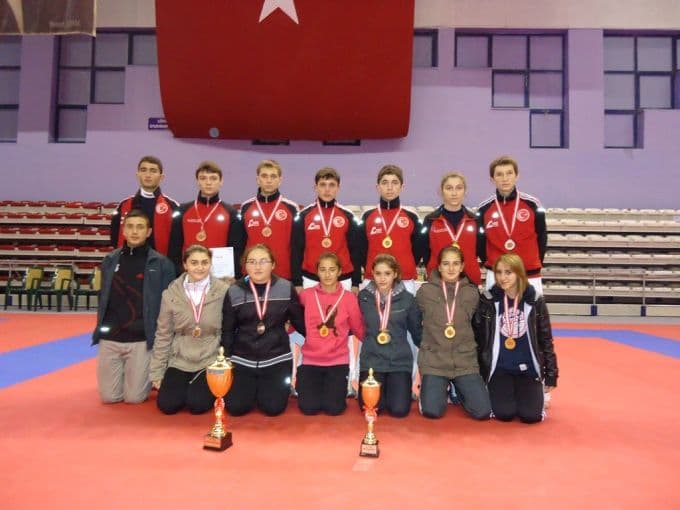 Hendekli karateciler şampiyonluk için Edirne'ye gidiyor