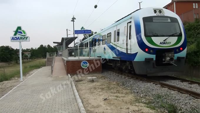 ADARAY durağının duvarında bulunan fayanslar döküldü