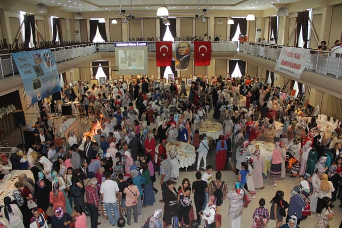 HEM'in kursiyerleri 1 yıllık hünerlerini sergilediler