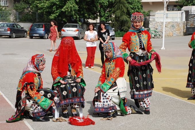 Sapanca'da yıl sonu sergisi açıldı